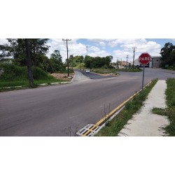 Marginal do Itaqui, importante ligação Centro-Bairro, em Campo Largo, recebe pavimentação asfáltica